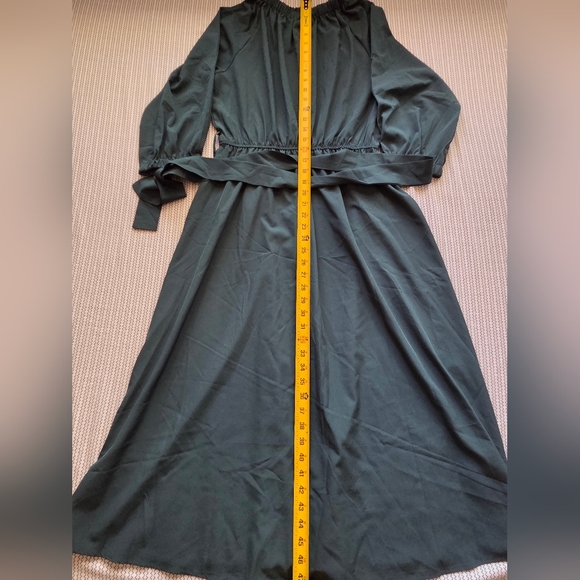 Womens Green Round Neck Full Length Long Sleeve Dress Size Medium - Picture 9 of 14